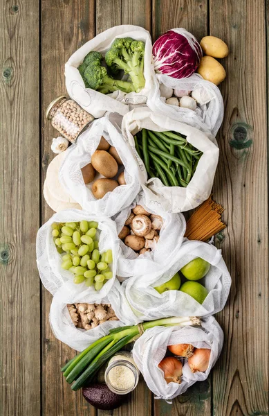 Eco ramah berbelanja makanan atau memasak konsep gaya hidup bebas plastik — Stok Foto