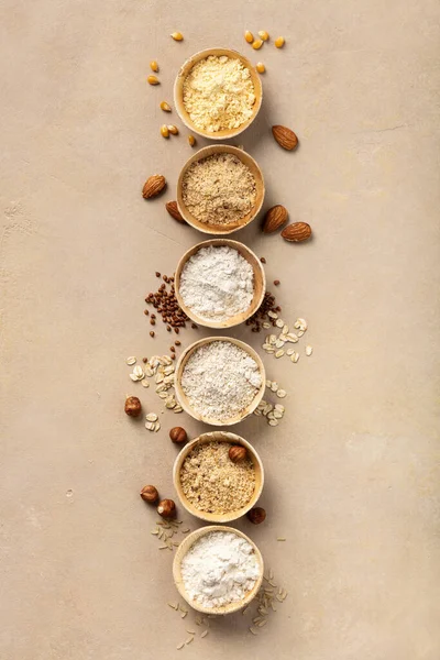 Farinha de amêndoa sem glúten, farinha de aveia, farinha de trigo mourisco, farinha de arroz, farinha de milho — Fotografia de Stock