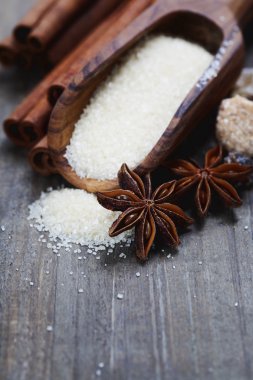 baharat ve kahverengi şeker