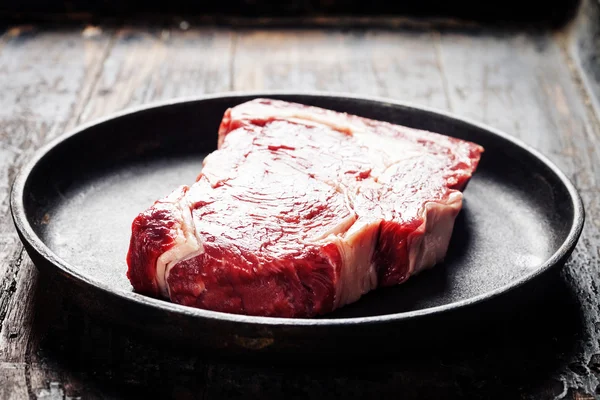Filete de carne cruda —  Fotos de Stock
