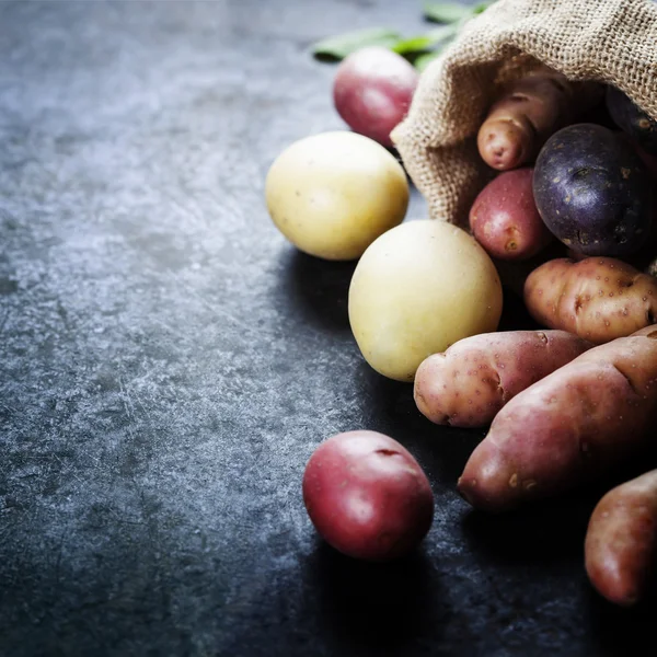 Raw potatoes — Stock Photo, Image