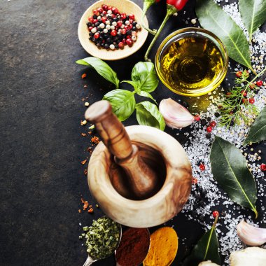 otlar ve baharatlar seçimi