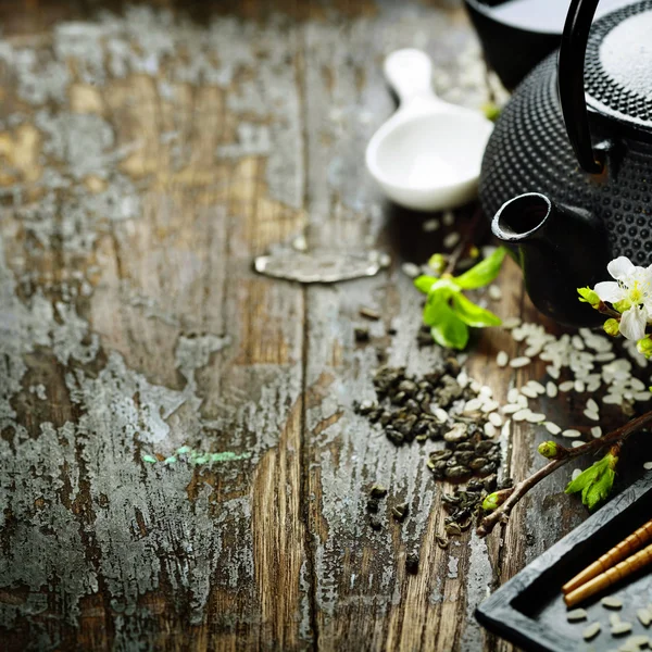 Çin çay seti ve yemek çubukları — Stok fotoğraf