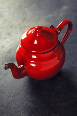Kırmızı çaydanlık 
