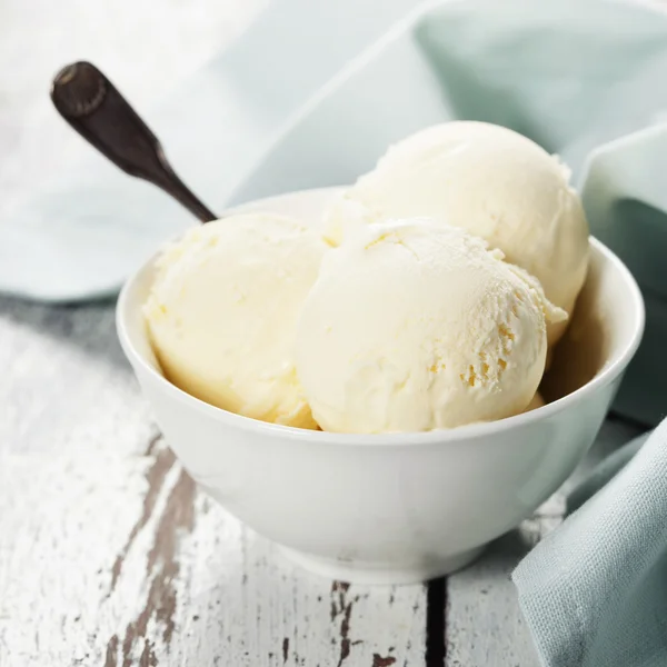 Vanilla ice-cream — Stock Photo, Image