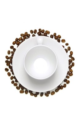 Beyaz arka plan üzerinde kahve fincanı