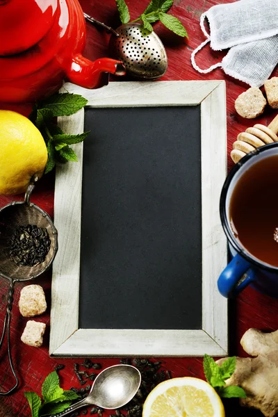 Tea with mint, ginger and lemon — Stock Photo, Image