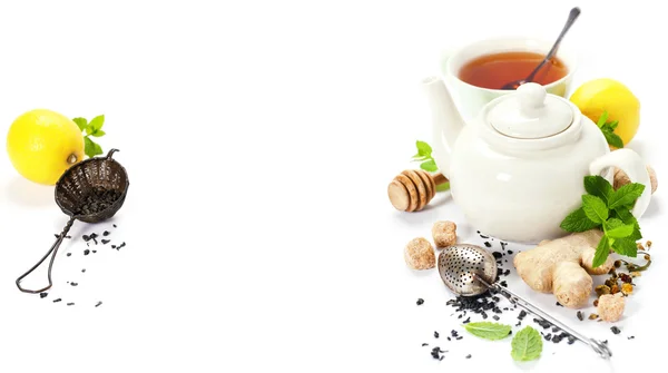 Τσάι με μέντα, τζίντζερ και λεμόνι — Φωτογραφία Αρχείου