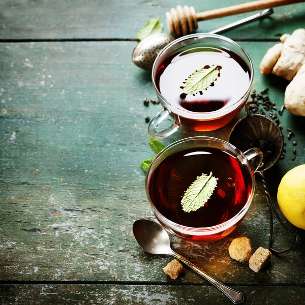 Tea with mint, ginger and lemon — Stock Photo, Image