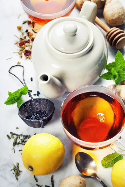 Tea with mint, ginger and lemon — Stock Photo, Image