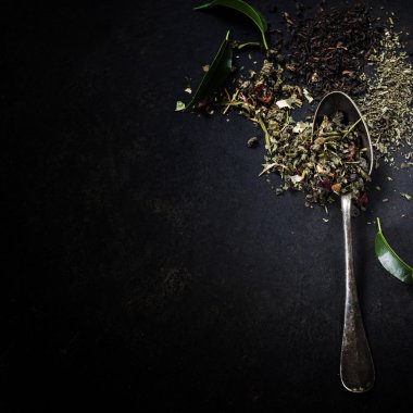 Farklı tür bir çay ile çay kompozisyon