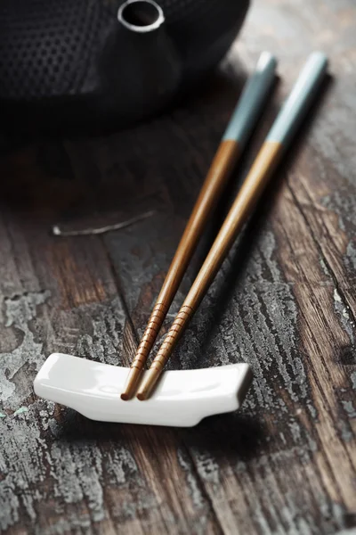 Conjunto de chá chinês e pauzinhos — Fotografia de Stock