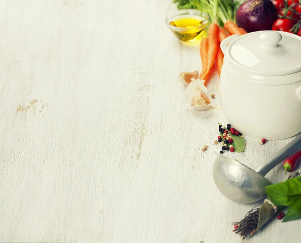 Gemüsesuppe (vegetarisch) kochen — Stockfoto