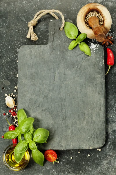 Vintage cutting board and fresh ingredients — Stock Photo, Image