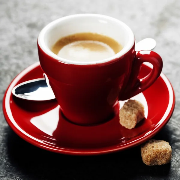 Koffie Espresso. Rode kopjes koffie — Stockfoto