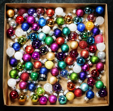 Noel kompozisyon koyu arka plan üzerinde