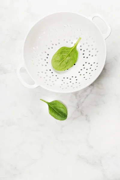 Raw fresh spinach — Stock Photo, Image