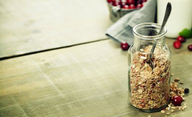 Jar granola veya müsli tablo ile yakın çekim