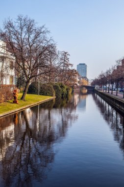 Modern Lahey (Den Haag) şehir merkezinin mimarisi. Hollanda.