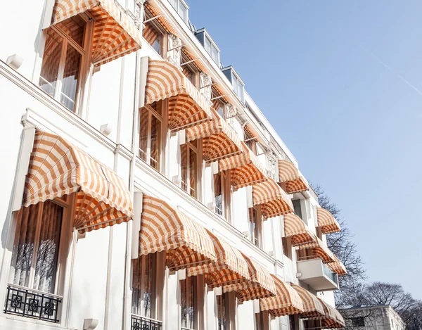 Arquitectura de la moderna Haya (Den Haag) centro de la ciudad. Países Bajos . —  Fotos de Stock