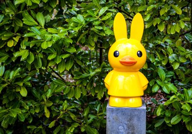 Keukenhof Bahçe, Hollanda - 24 Mart: Heykel Parkı. Keukenhof dünyanın en büyük çiçek bahçesi var. Keukenhof Bahçe, Lisse, Hollanda - 24 Şubat 2016.