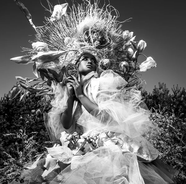 Dramatized image of sensual girl symbolizing nature. Black-white art fashion outdoor photo. — Stock Photo, Image
