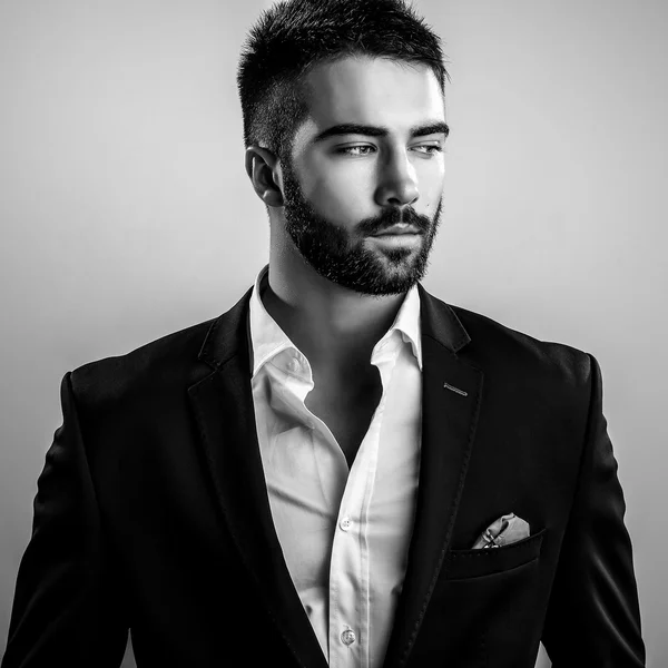 Elegant young handsome man. Black-white studio fashion portrait. — Stock Photo, Image