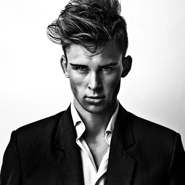 Elegant stylish handsome man. Black-white studio fashion portrait. — Stock Photo, Image