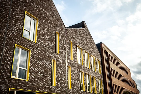 Vistas generales del paisaje en edificios residenciales tradicionales de la ciudad de Amsterdam . —  Fotos de Stock