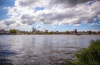 Güzel geleneksel Hollanda manzara ve doğa.