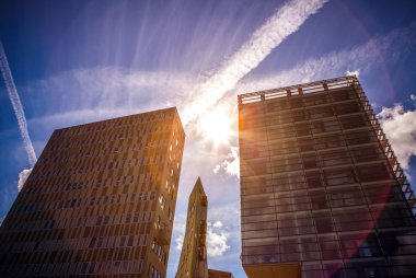 Amsterdam, Hollanda - 15 Ağustos 2016: Adalet Sarayı Amsterdam'da Batı IJ Dock, yeni bir dönüm noktası olduğunu. Amsterdam - Hollanda.