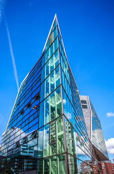 AMSTERDAM, NETHERLANDS - AUGUST 15, 2016: Palace Of Justice In Amsterdam Is A New Landmark Of Western IJ Docks. Amsterdam - Netherlands. — Stock Photo, Image