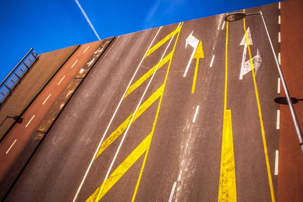 Drawbridge en los Países Bajos de cerca . —  Fotos de Stock