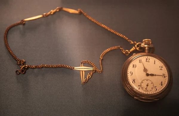 Starožitné kapesní hodinky. — Stock fotografie