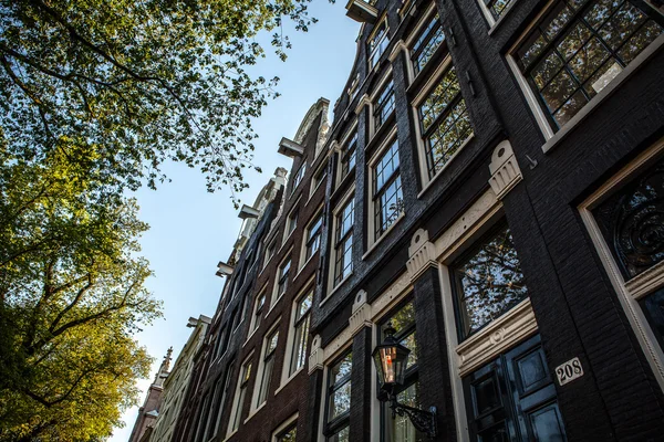 Amsterdam typische architektur — Stockfoto