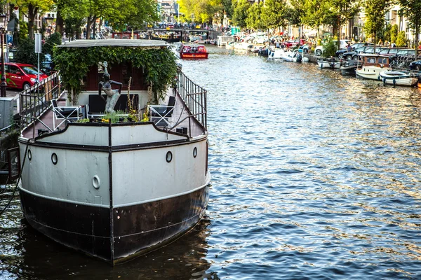 ボートと河道 — ストック写真
