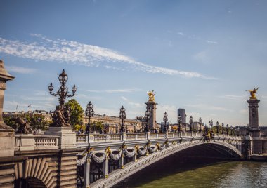 III. Seine üzerinde köprü. Paris - Fransa.