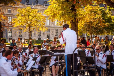 Performans Orkestrası Paris'te