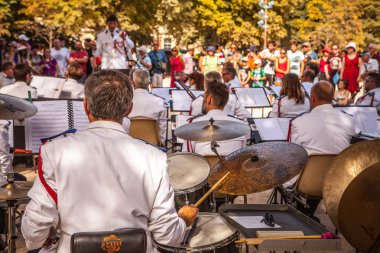 Performans Orkestrası Paris'te