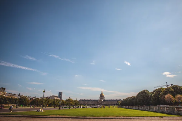 Veřejný park v zahradě Tuileries v Paříži — Stock fotografie