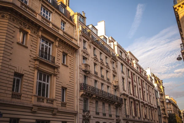 Fachada del edificio tradicional de París —  Fotos de Stock