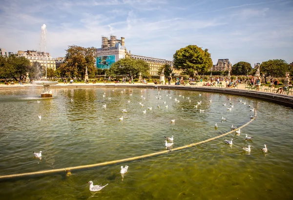 Veřejný park v zahradě Tuileries v Paříži — Stock fotografie