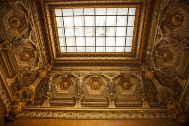 Fuar salonu Louvre de Paris