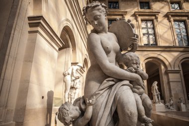 Heykel hall Louvre Müzesi, Paris