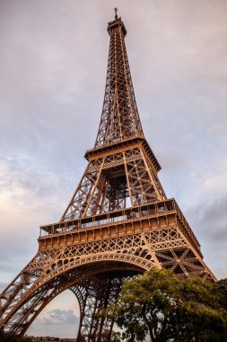 Paris 'teki Eyfel Kulesi