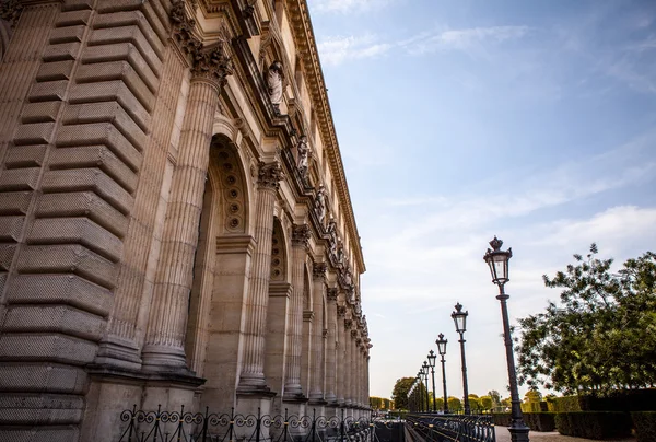 파리에 있던 전통적인 건물의 외관 — 스톡 사진