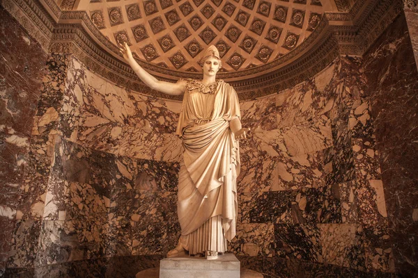 Скульптура зал з Лувр, Париж — стокове фото