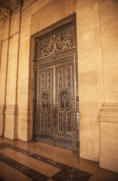 Puerta del palacio antiguo . —  Fotos de Stock