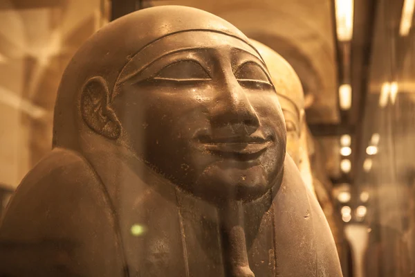 Louvre Museum ägyptische Artefakte in Paris — Stockfoto