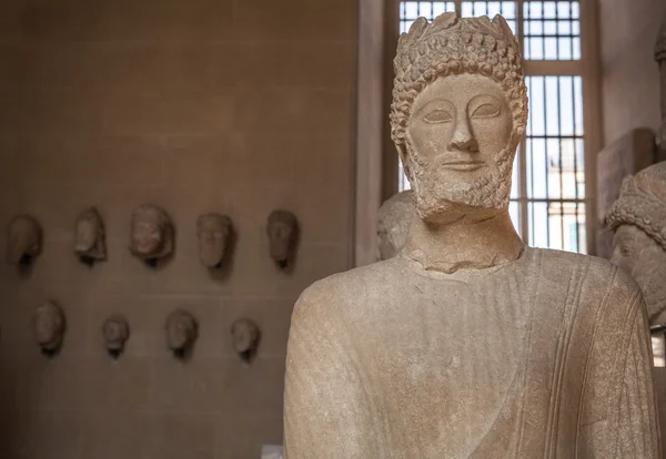 Louvre museum Ancient Artifacts in Paris — Stock fotografie